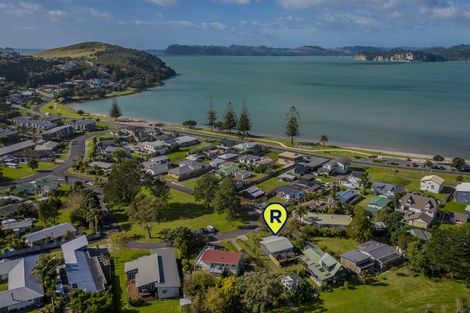 Photo of property in 10a Parkland Place, Whitianga, 3510