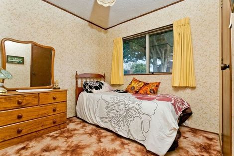 Photo of property in 137 Oaktree Avenue, Browns Bay, Auckland, 0630