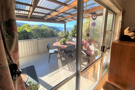 Photo of property in 10 Webster Place, Picton, 7220