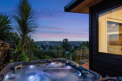 Photo of property in 10 Hillcrest Road, Hatfields Beach, Orewa, 0931