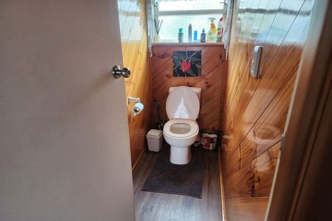 Photo of property in 3 Gregg Place, Sunnyvale, Auckland, 0612