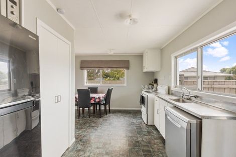 Photo of property in 9 Tawake Place, Waitara, 4320