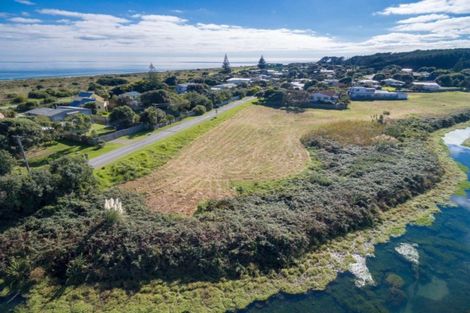 Photo of property in 34 Kapiti Lane, Otaki Beach, Otaki, 5512