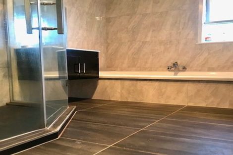 Photo of property in 53 Neal Avenue, Glenfield, Auckland, 0629