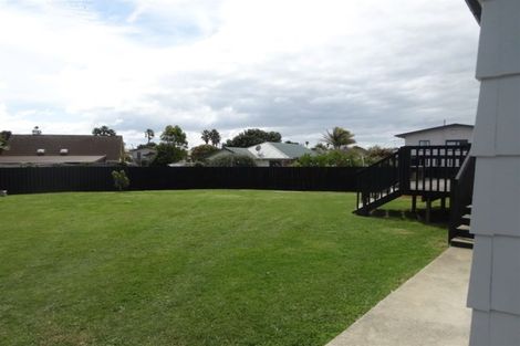 Photo of property in 4 Leaming Place, Clarks Beach, 2122