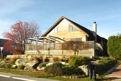 Photo of property in 1 Four Views Avenue, Kelvin Heights, Queenstown, 9300