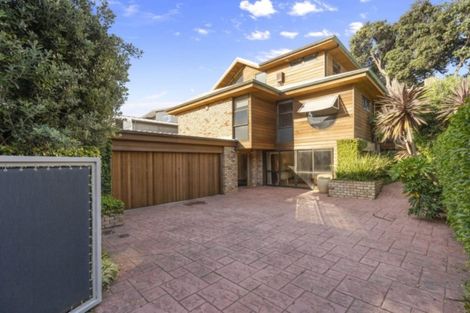 Photo of property in 18a Marellen Drive, Red Beach, 0932