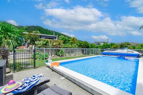 Photo of property in 11 Kotare Street, Waikanae, 5036