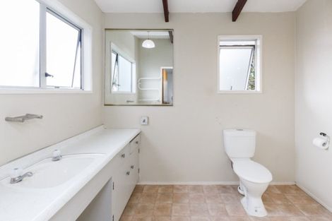 Photo of property in 14 Raglan Avenue, Cloverlea, Palmerston North, 4412