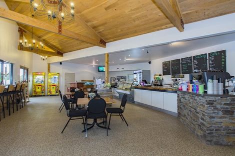 Photo of property in 16 Amberley Beach Road, Amberley, 7410