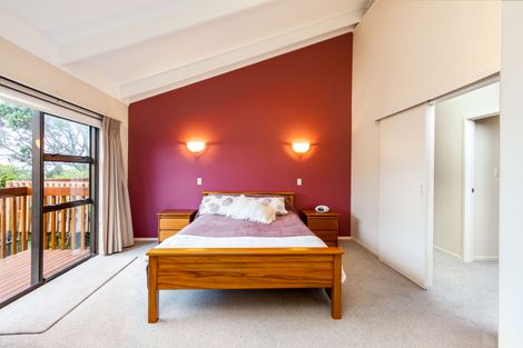 Photo of property in 7 Pokapu Street, Titirangi, Auckland, 0600