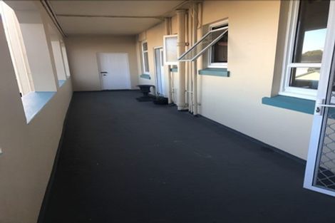 Photo of property in Devonport Apartments, 36/127 Saint Aubyn Street, New Plymouth, 4310