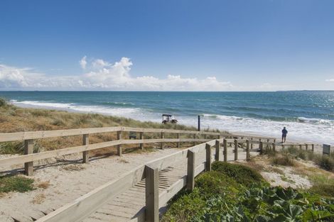 Photo of property in 16 Gibson Place, Papamoa Beach, Papamoa, 3118