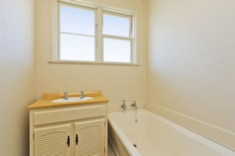 Photo of property in 1008 Beatty Street, Mayfair, Hastings, 4122