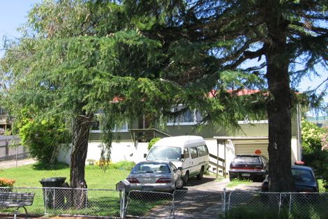 Photo of property in 11 Dundale Avenue, Blockhouse Bay, Auckland, 0600