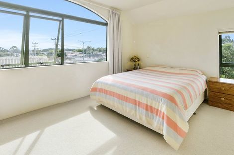 Photo of property in 14/19 Ocean View Road, Hillcrest, Auckland, 0627