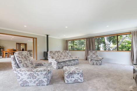Photo of property in 124 Takahe Road, Titirangi, Auckland, 0604