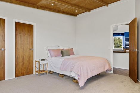 Photo of property in 22 Reeves Road, Acacia Bay, Taupo, 3330