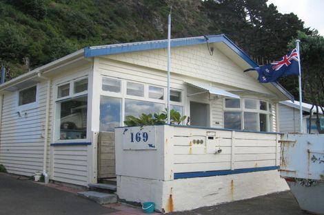 Photo of property in 169 Breaker Bay Road, Breaker Bay, Wellington, 6022