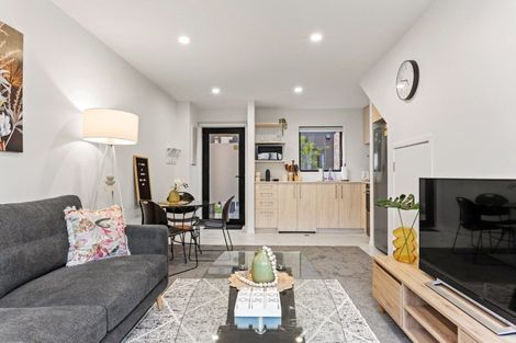 Photo of property in 19/10 Fathom Place, Te Atatu Peninsula, Auckland, 0610