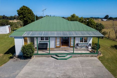 Photo of property in 35 North Manakau Road, Manakau, Levin, 5573