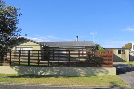 Photo of property in 102 Gillian Street, Whangamata, 3620