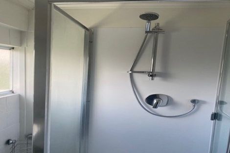 Photo of property in 49 Beaubank Road, Kelston, Auckland, 0602