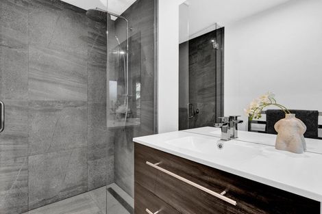 Photo of property in 49a Wallace Place, Westown, New Plymouth, 4310