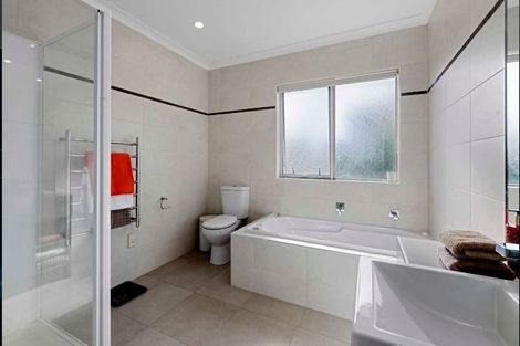 Photo of property in 12 Bur Oak Terrace, Schnapper Rock, Auckland, 0632