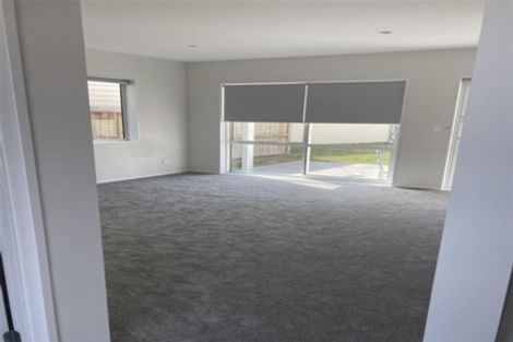 Photo of property in 24 Warbler Crescent, Papakura, 2110