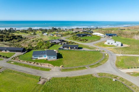 Photo of property in 30 Tama Road, Riversdale Beach, Masterton, 5872