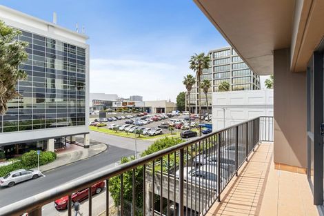 Photo of property in The Rennaissance, 5j/18 Ronwood Avenue, Manukau, Auckland, 2104