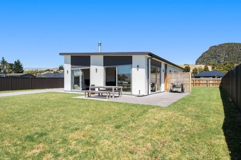 Photo of property in 5 Pepperwood Green, Albert Town, Wanaka, 9305