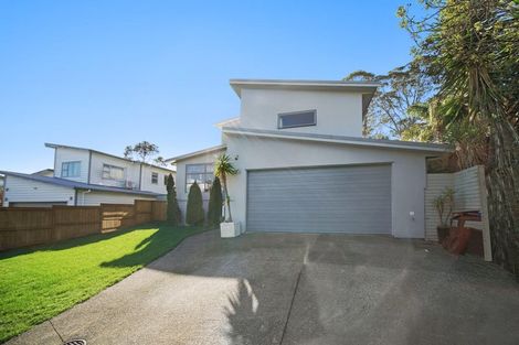 Photo of property in 13 Lambir Place, Fairview Heights, Auckland, 0632