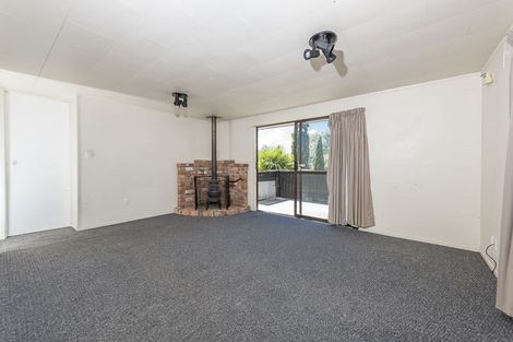 Photo of property in 4 Kayle Glen, West Harbour, Auckland, 0618