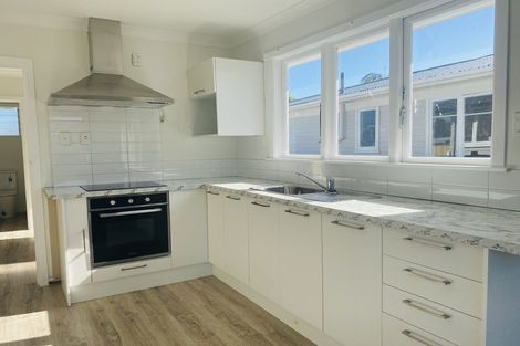 Photo of property in 79 Dale Crescent, Pakuranga, Auckland, 2010