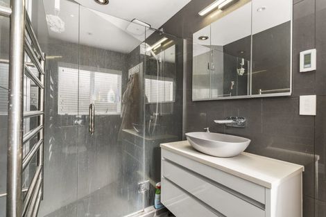 Photo of property in 19 Patons Road, Howick, Auckland, 2014