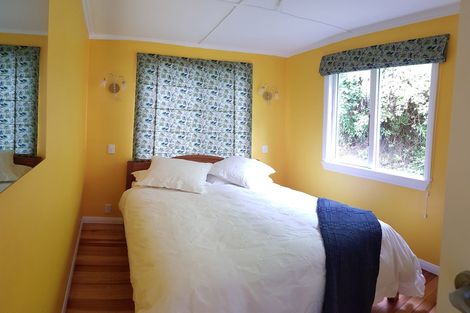 Photo of property in 130 Owhiro Bay Parade, Owhiro Bay, Wellington, 6023