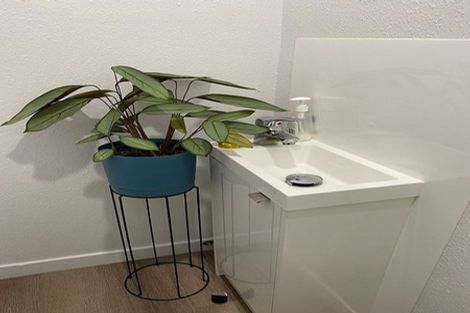 Photo of property in 2/366a Glenfield Road, Glenfield, Auckland, 0629