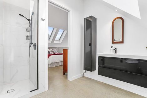 Photo of property in 81 Queen Street, Northcote Point, Auckland, 0627