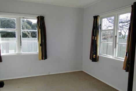 Photo of property in 9 Waiohua Road, Greenlane, Auckland, 1061