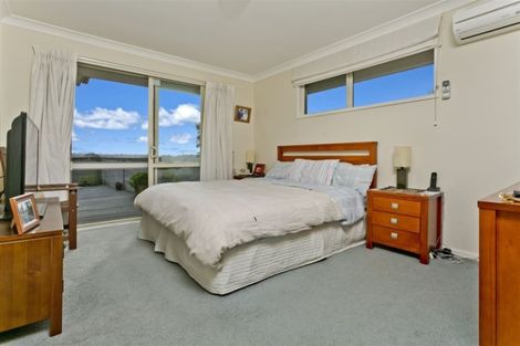 Photo of property in 39 Bluebird Crescent, Unsworth Heights, Auckland, 0632