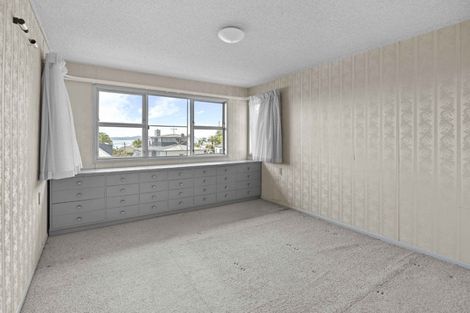 Photo of property in 42 De Luen Avenue, Tindalls Beach, Whangaparaoa, 0930