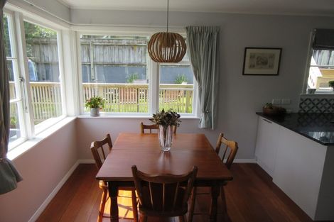 Photo of property in 91 Taylor Terrace, Tawa, Wellington, 5028