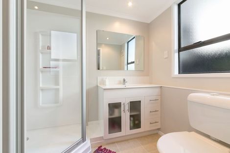 Photo of property in 124 Takahe Road, Titirangi, Auckland, 0604