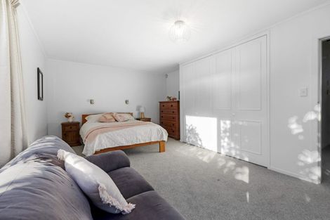 Photo of property in 48 Thurleigh Grove, Karori, Wellington, 6012