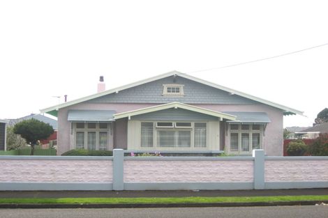Photo of property in 6 Gladstone Road, New Plymouth, 4310