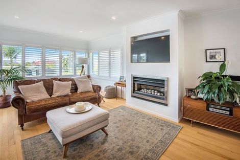 Photo of property in 2/41 Merani Street, Narrow Neck, Auckland, 0622