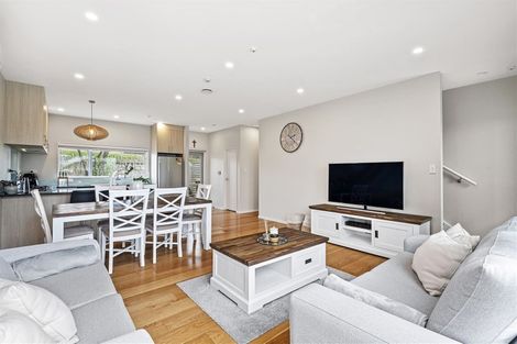 Photo of property in 8/147 Albany Highway, Unsworth Heights, Auckland, 0632