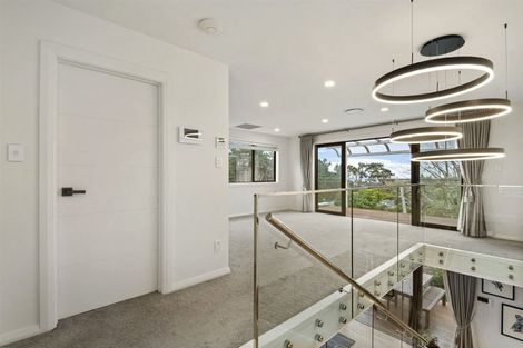 Photo of property in 10a Aberdeen Road, Campbells Bay, Auckland, 0620
